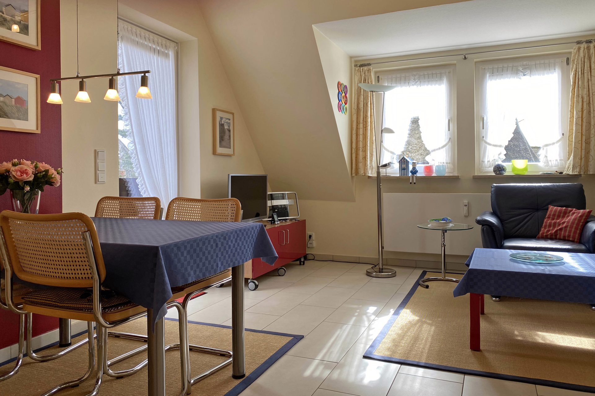 Bild - Helle, gepflegte 2-Zimmer-Dachgeschosswohnung in Wenningstedt