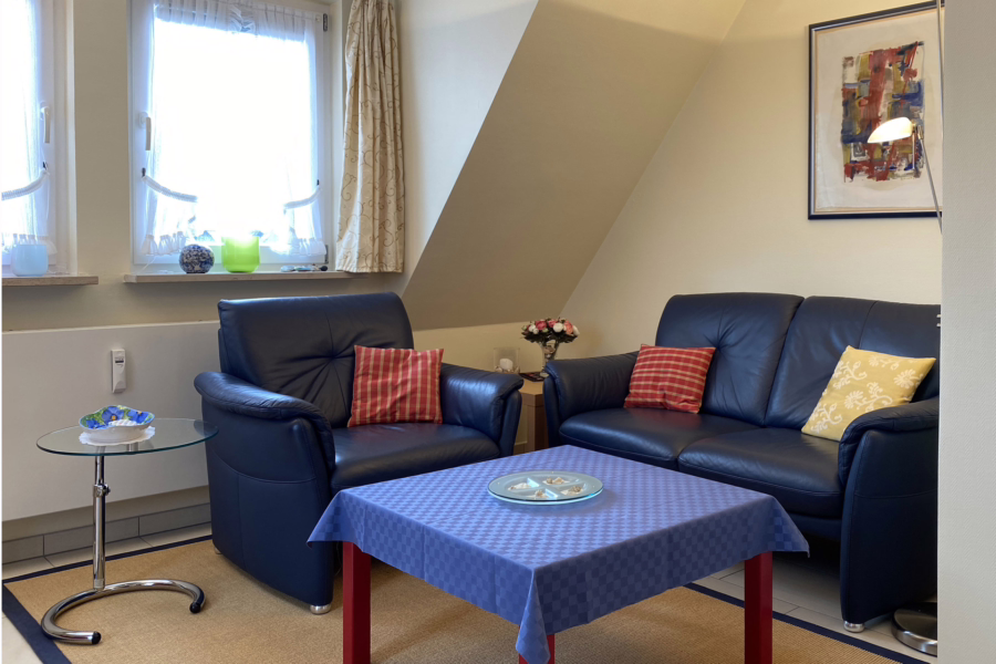 Bild - Helle, gepflegte 2-Zimmer-Dachgeschosswohnung in Wenningstedt