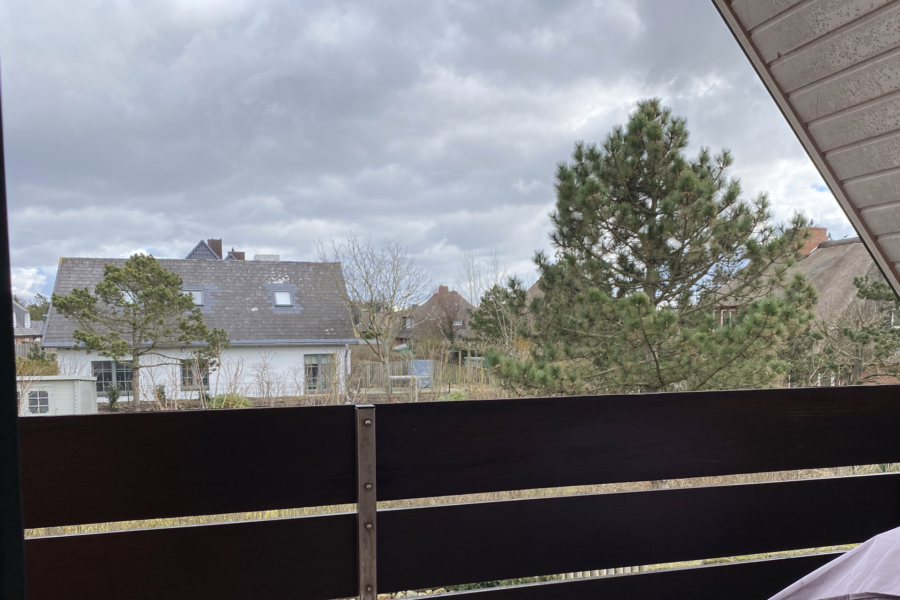 Ausblick - Helle, gepflegte 2-Zimmer-Dachgeschosswohnung in Wenningstedt