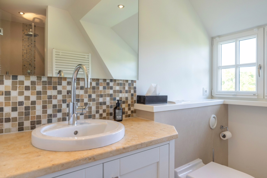 Bild - Reetgedecktes Mehrfamilienhaus in Strandnaher Lage