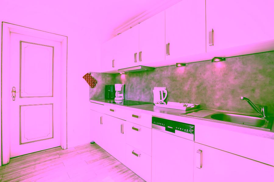 Bild - Reetgedecktes Mehrfamilienhaus in Strandnaher Lage