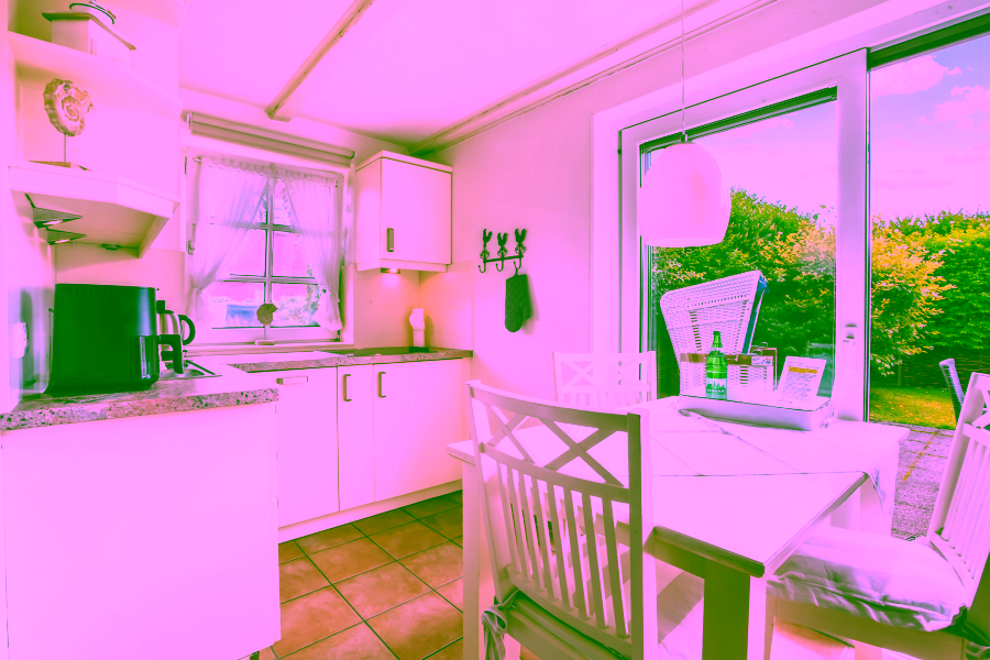 Bild - Reetgedecktes Mehrfamilienhaus in Strandnaher Lage