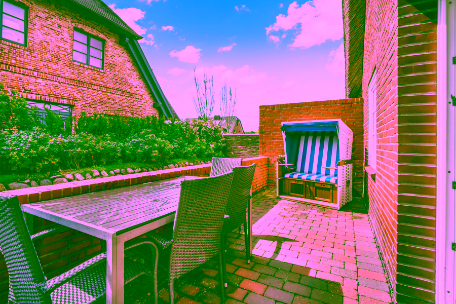 Bild - Reetgedecktes Mehrfamilienhaus in Strandnaher Lage