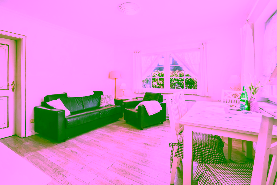 Bild - Reetgedecktes Mehrfamilienhaus in Strandnaher Lage