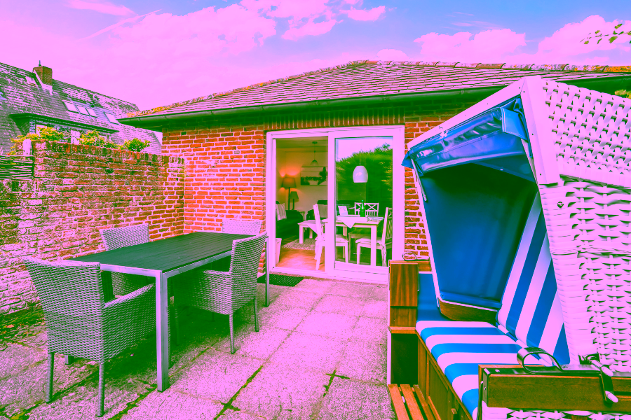 Bild - Reetgedecktes Mehrfamilienhaus in Strandnaher Lage