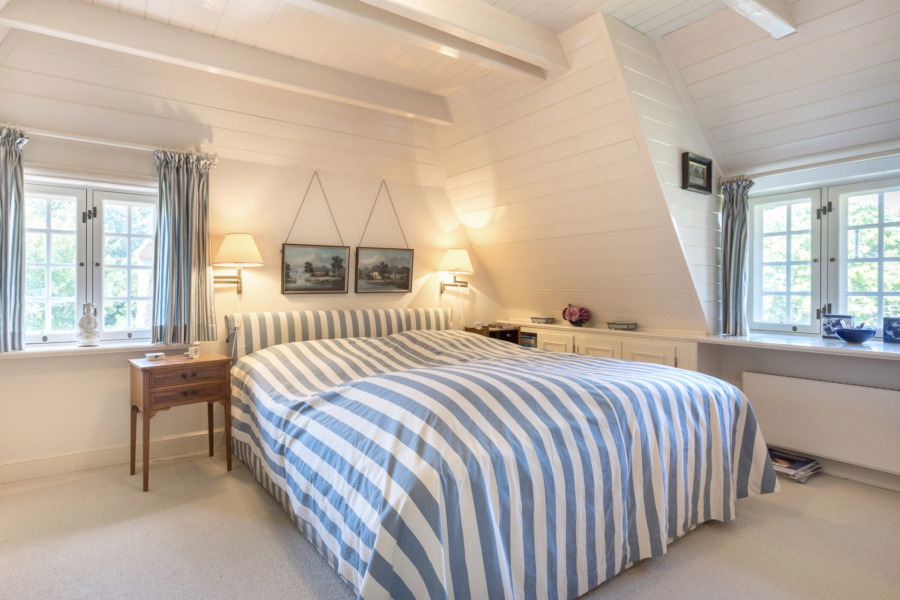 Bild - Schönes Friesenhausteil unter Reet in ruhiger Lage von Kampen