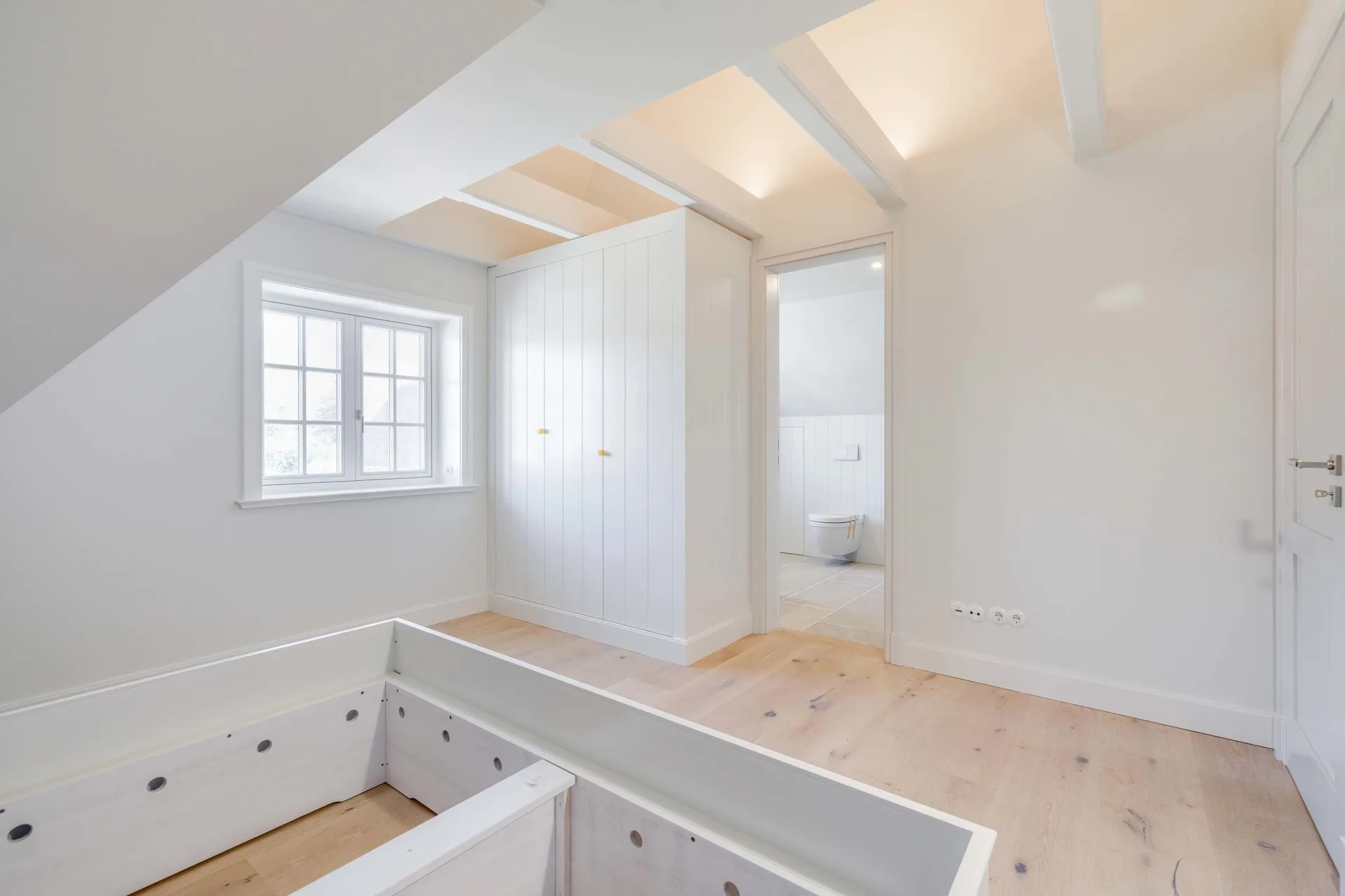 Bild - Großzügiges Neubau-Doppelhaus unter Reet in toller Lage von Wenningstedt