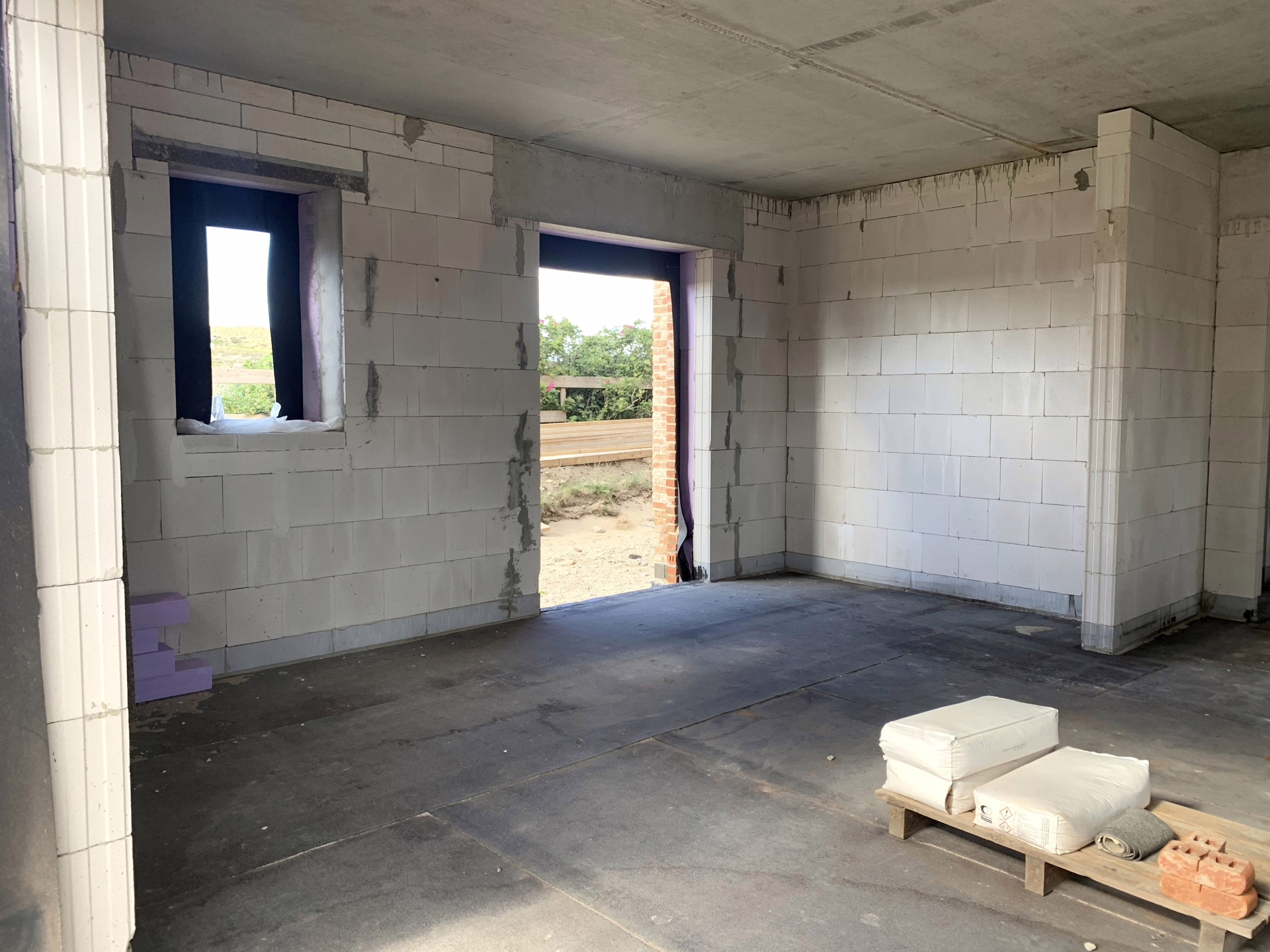Bild - Neubau eines Strandhauses unter Reet in wattnaher Lage von List