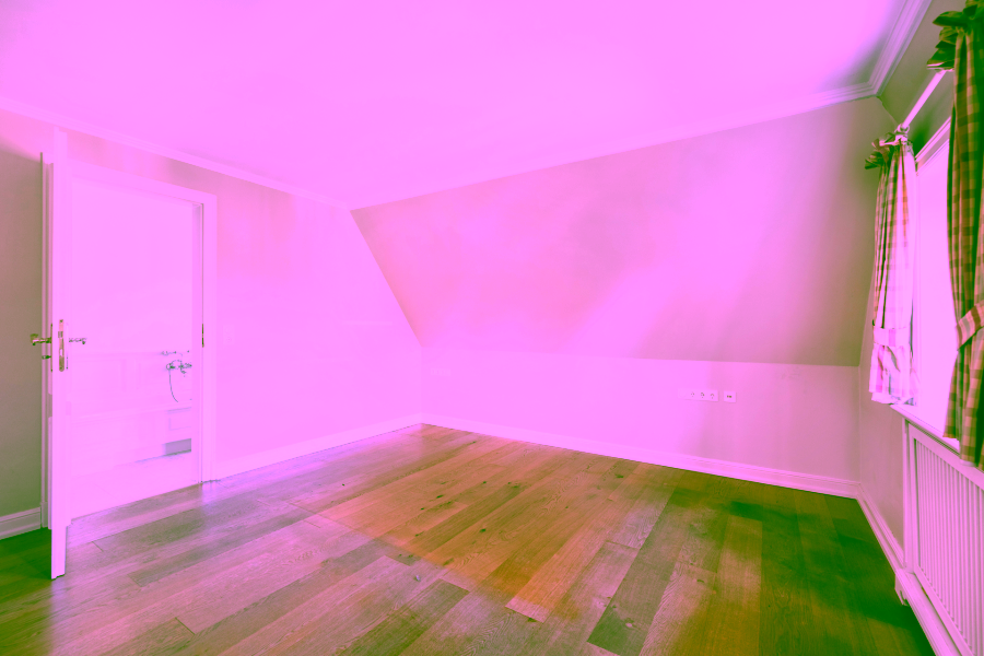 Bild - Reetgedecktes Reihenendhaus in einem wieder errichteten Friesenhof