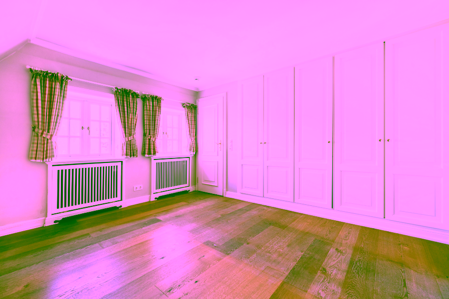 Bild - Reetgedecktes Reihenendhaus in einem wieder errichteten Friesenhof