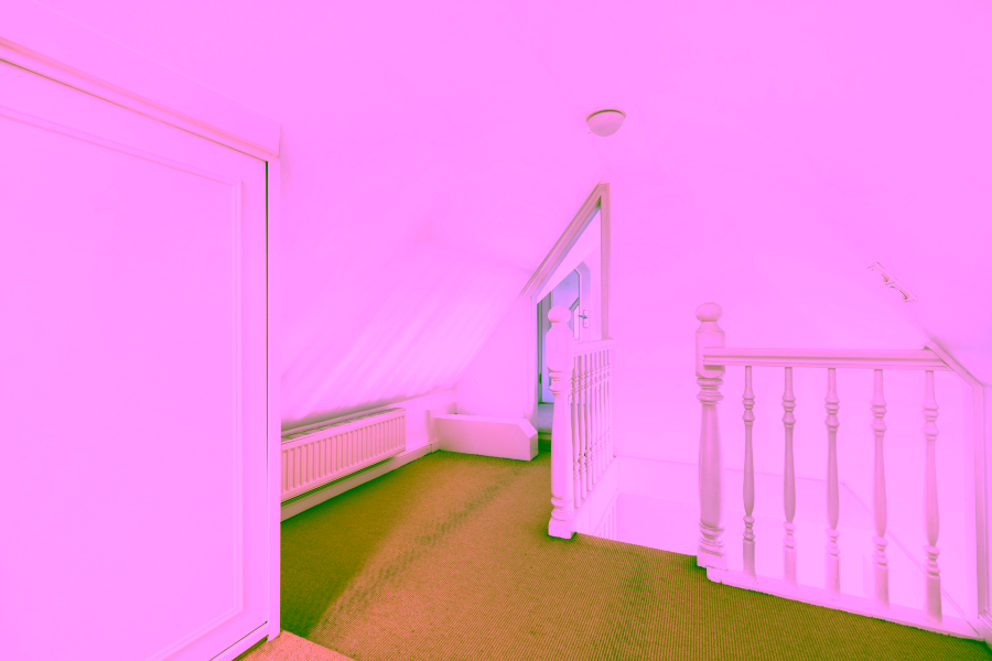 Bild - Reetgedecktes Reihenendhaus in einem wieder errichteten Friesenhof