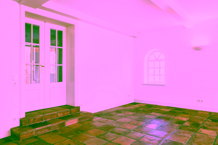 Bild - Reetgedecktes Reihenendhaus in einem wieder errichteten Friesenhof