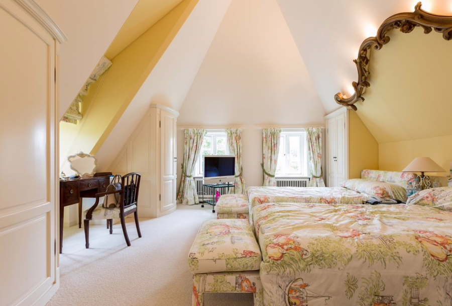 Bild - Großzügiges Einzelhaus mit Garage unter Reet in zurückgezogener Lage