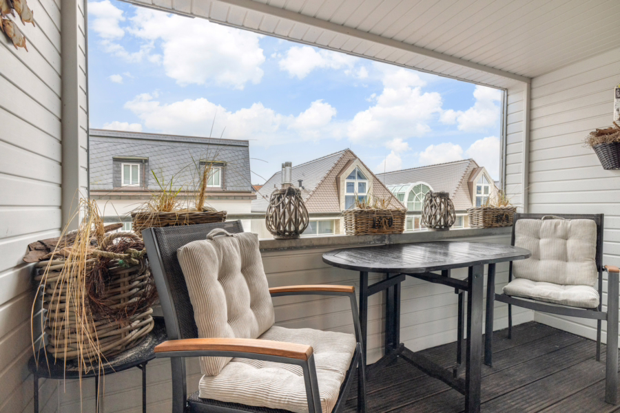 Bild - Stilvolle Dachgeschoss Wohnung mit Balkon