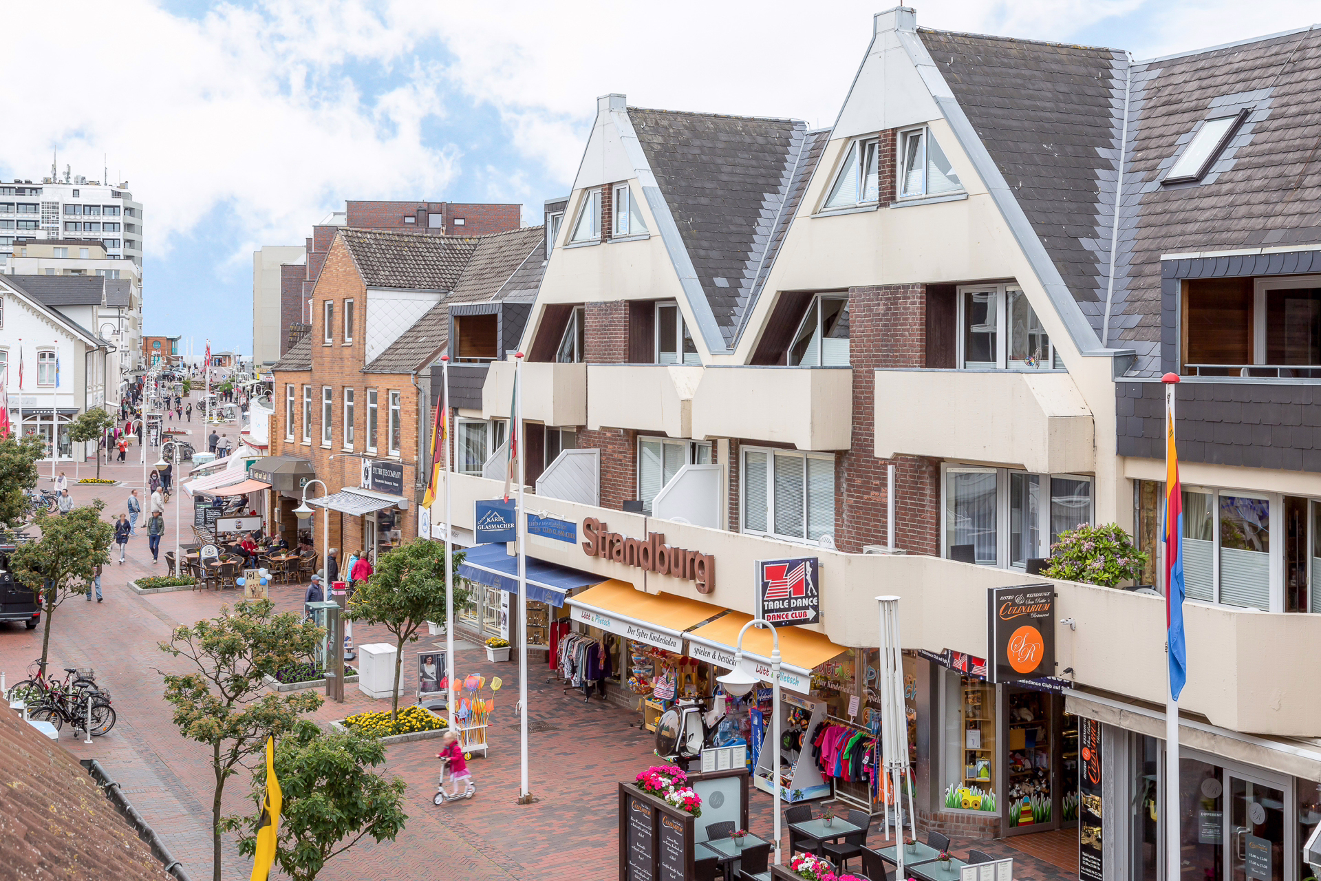 Stilvolle Dachgeschoss Wohnung mit Balkon - Bild (28875)