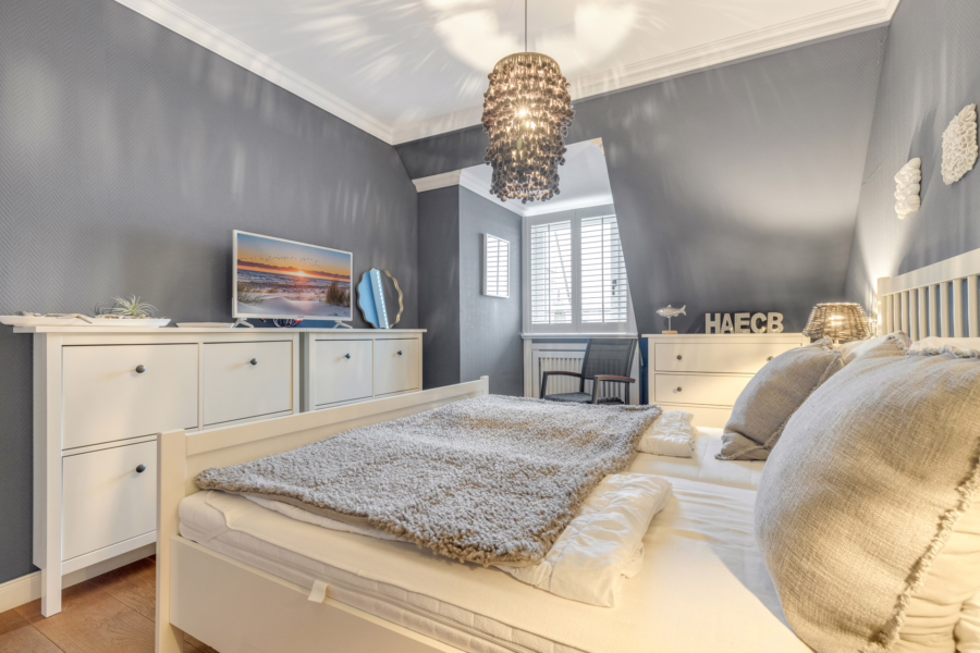 Bild - Stilvolle Dachgeschoss Wohnung mit Balkon