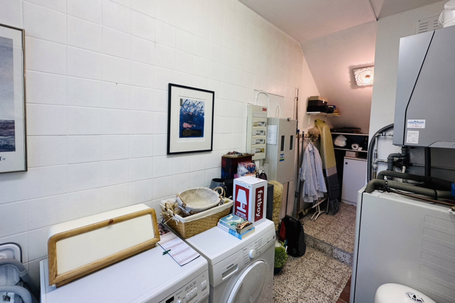 Bild - Haushälfte mit schönem, eingewachsenem Garten im beschaulichen Teil von Morsum