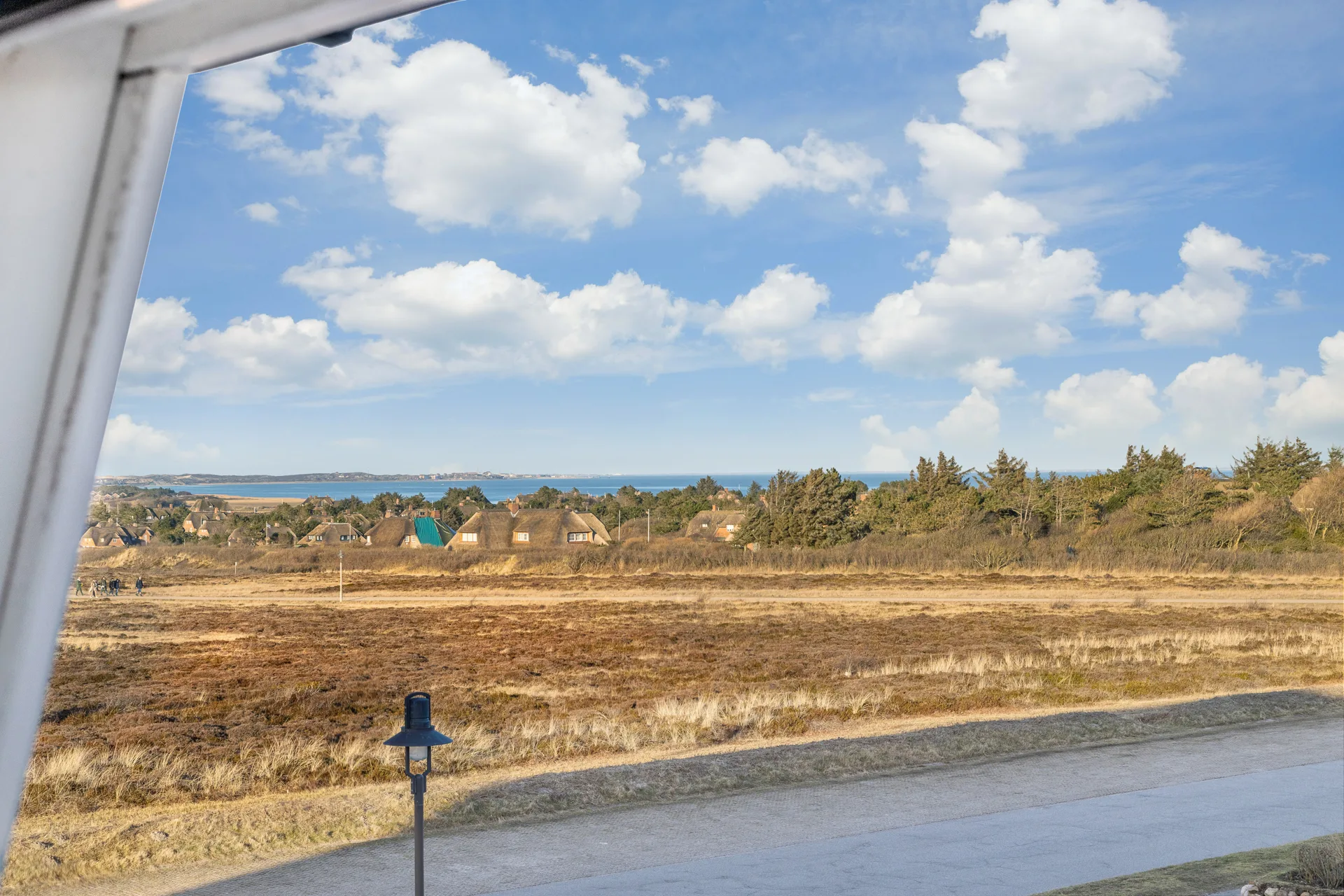 Bild - Tolles Appartement mit einmaligem Meer-und Heideblick in bester Lage von Kampen