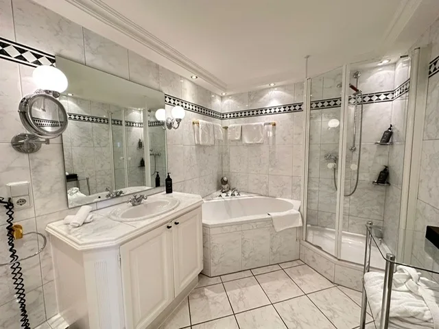 Bild - Tolles Appartement mit einmaligem Meer-und Heideblick in bester Lage von Kampen