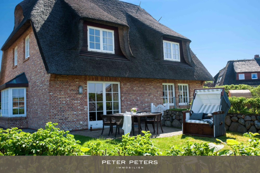 Titelbild - Helle und ansprechende 3-Zimmer-Erdgeschosswohnung unter Reet in Rantum