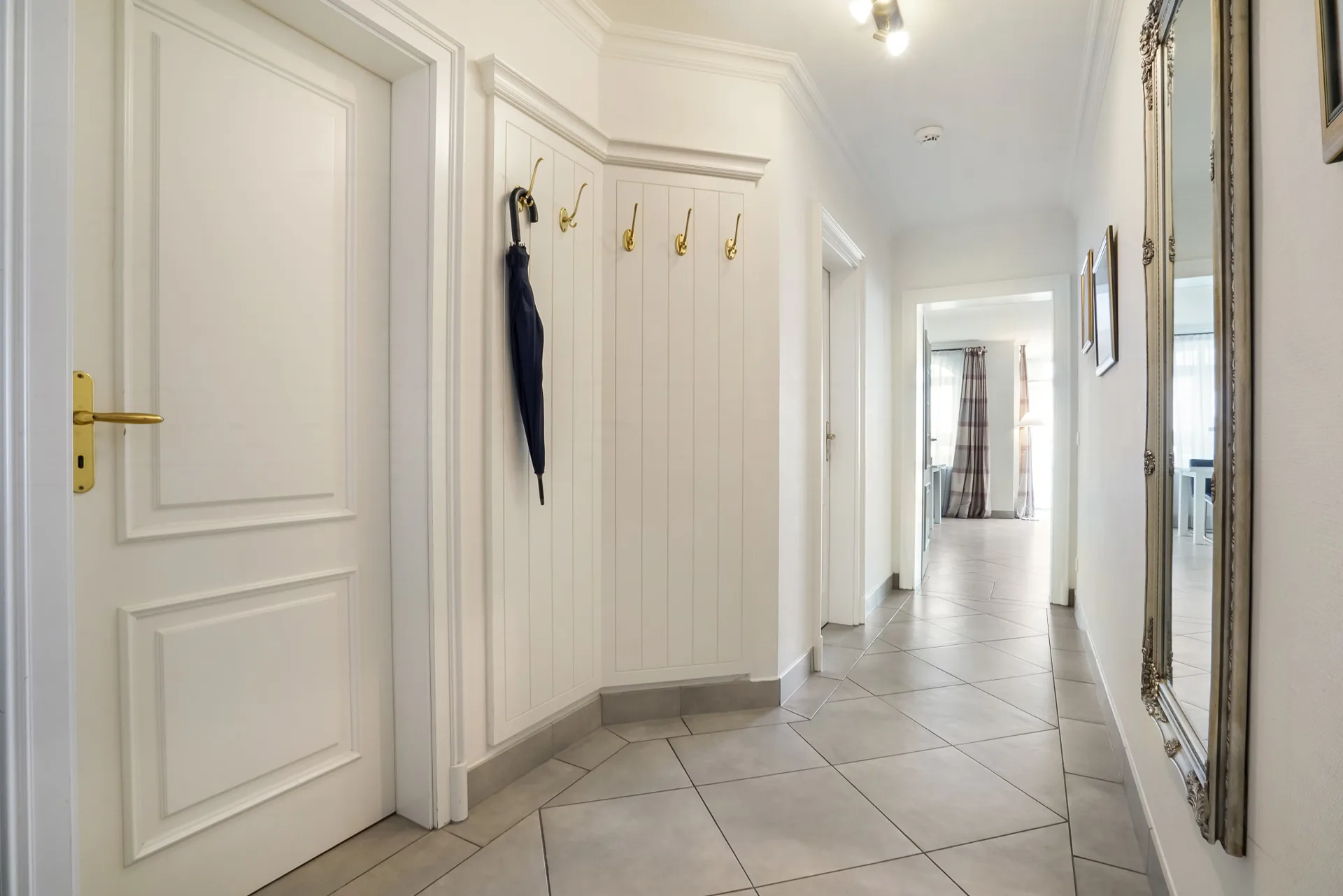 Bild - Zwei Zimmer Wohnung im Herzen von Westerland mit Fahrstuhl, Tiefgarage und Wellnessbereich