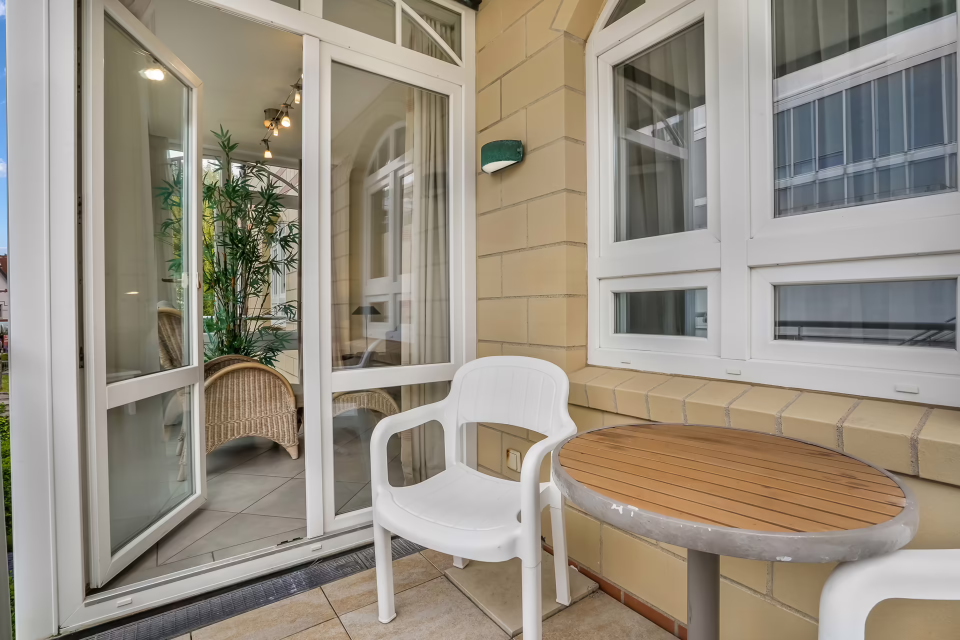 Bild - Zwei Zimmer Wohnung im Herzen von Westerland mit Fahrstuhl, Tiefgarage und Wellnessbereich