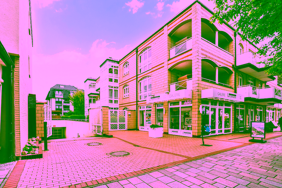 Bild - Zwei Zimmer Wohnung im Herzen von Westerland mit Fahrstuhl, Tiefgarage und Wellnessbereich