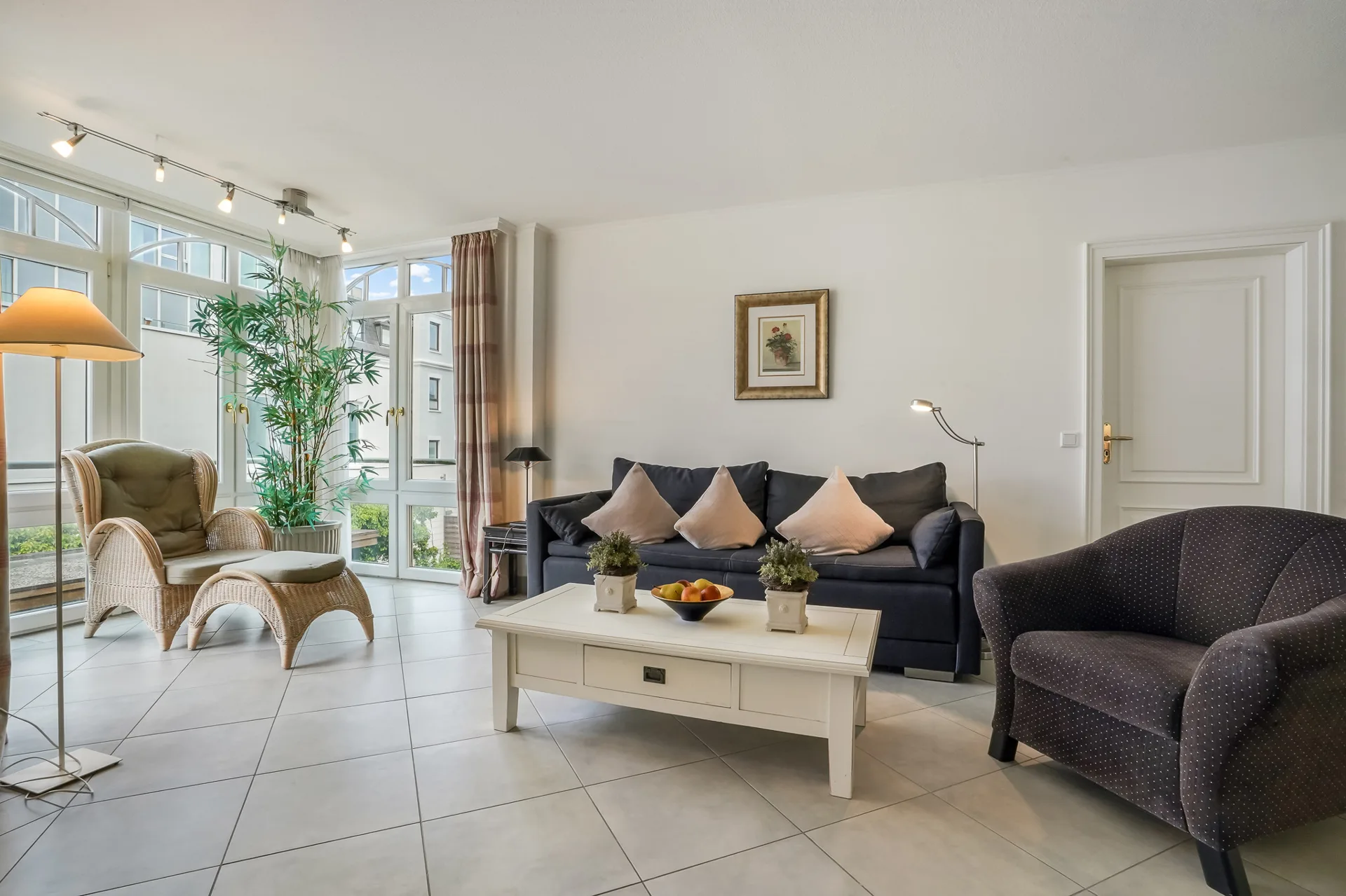 Bild - Zwei Zimmer Wohnung im Herzen von Westerland mit Fahrstuhl, Tiefgarage und Wellnessbereich