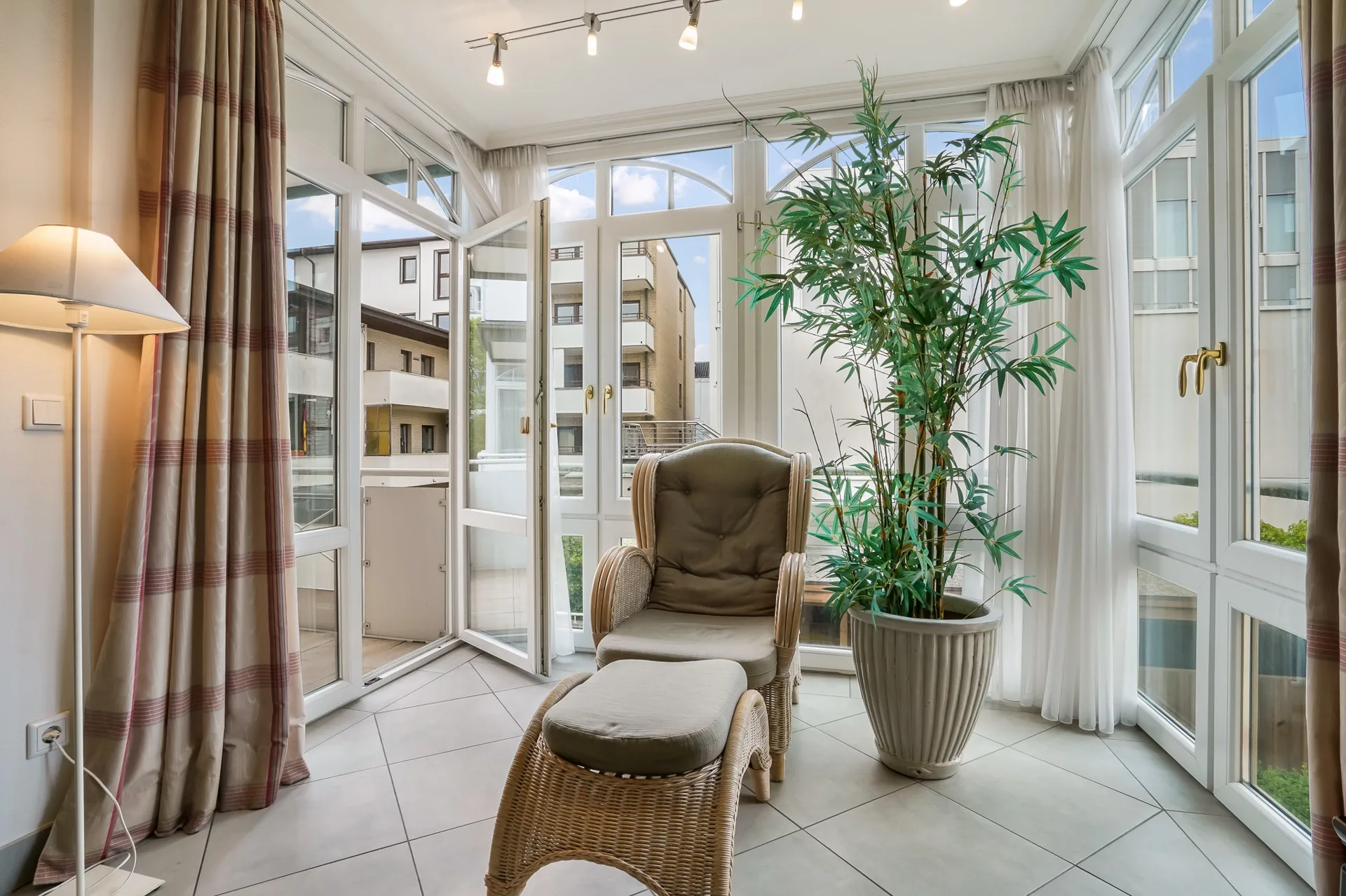 Bild - Zwei Zimmer Wohnung im Herzen von Westerland mit Fahrstuhl, Tiefgarage und Wellnessbereich