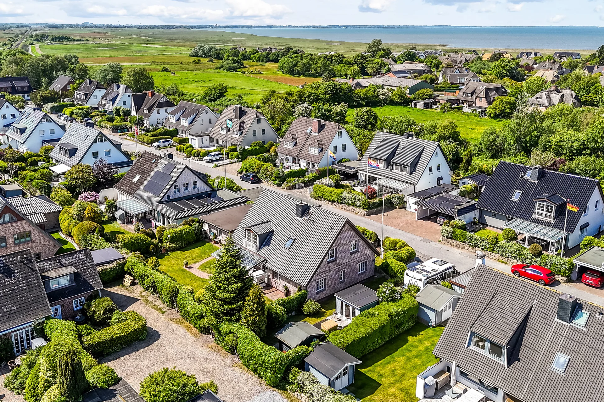 Bild - Saniertes Einzelhaus mit schönem Garten