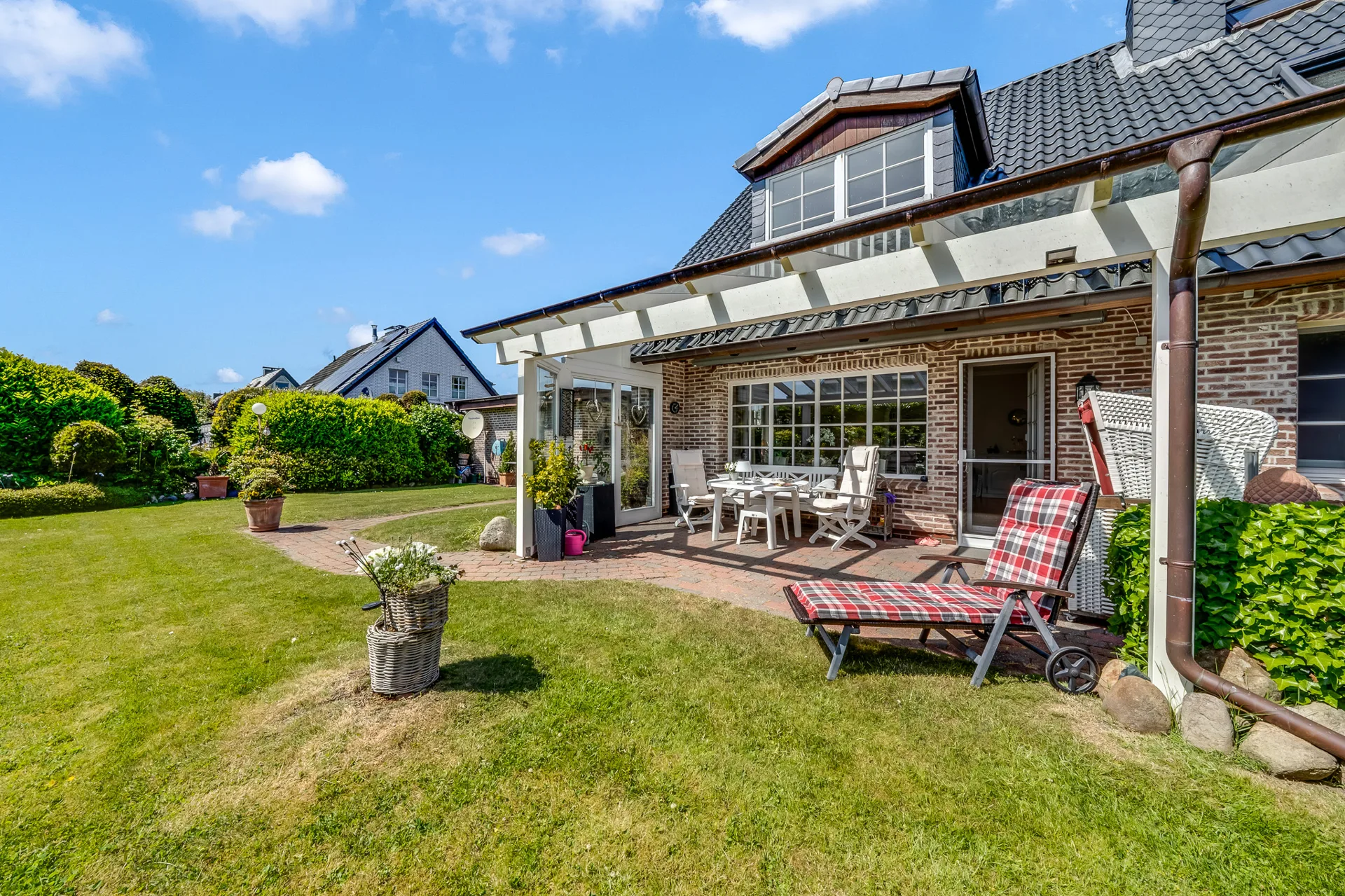 Bild - Saniertes Einzelhaus mit schönem Garten