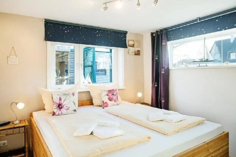 Bild - Doppelhaushälfte mit Dachterrasse und Garage nahe den Lister Dünen