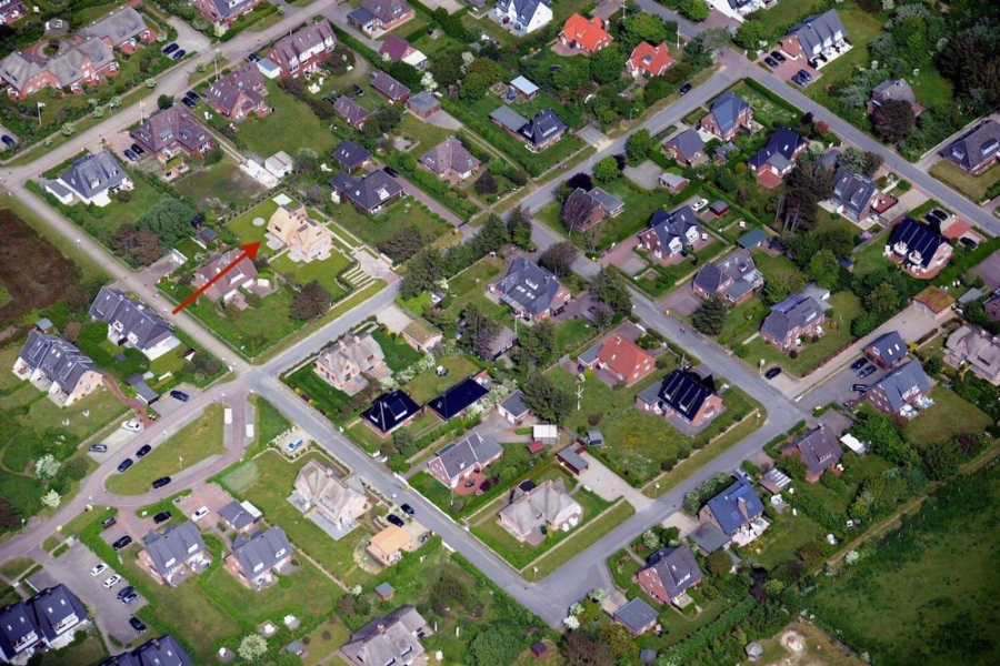 Bild - Haushälfte unter Reet in schöner Wohnlage in Wenningstedt