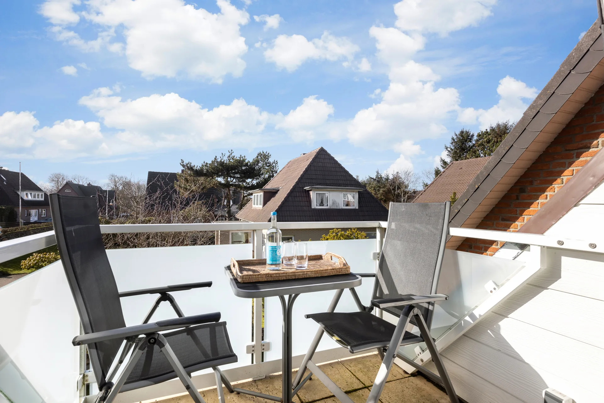 Bild - Ruhige 3-Zimmer-Wohnung am Dorfteich in Wenningstedt