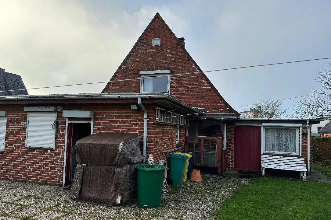 Bild - Einfamilienhaus im nördlichen Stadtgebiet von Westerland zum Sanieren oder neu bauen