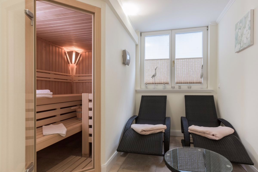 Bild - Schönes Mittelhausteil in der Nähe des Wenningstedter Dorfteiches