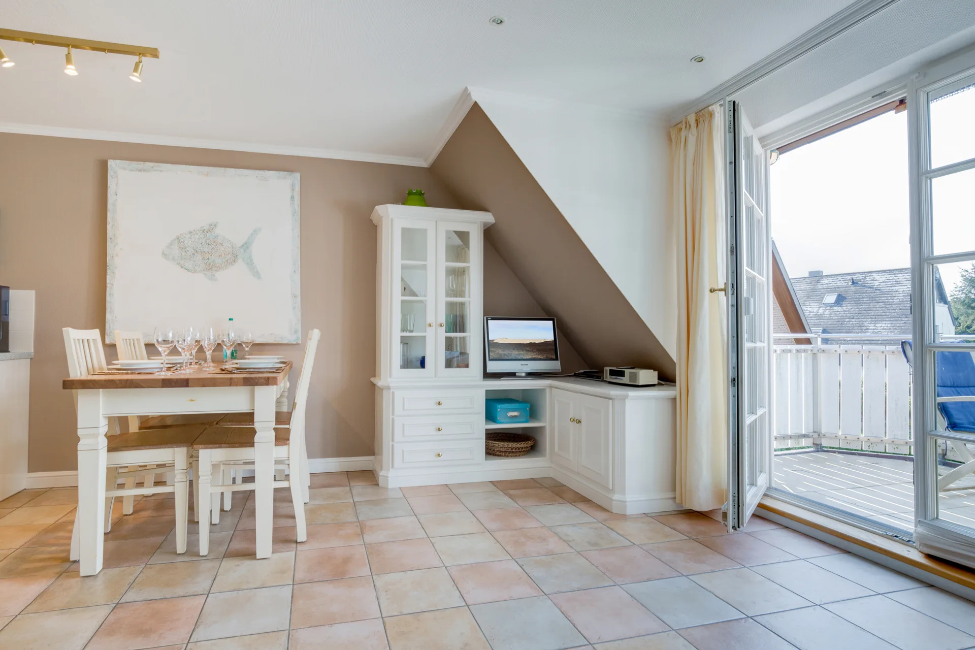 Bild - Charmante und helle Obergeschosswohnung mit Balkon in zentraler Lage von Wenningstedt