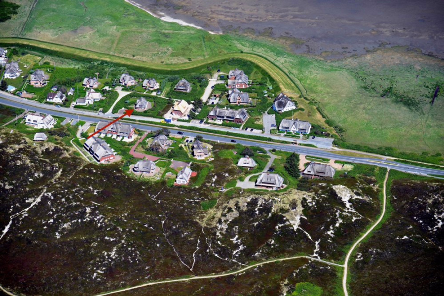 Bild - Seltenes Angebot – freistehendes Reetdachhaus in 2. Wattreihe