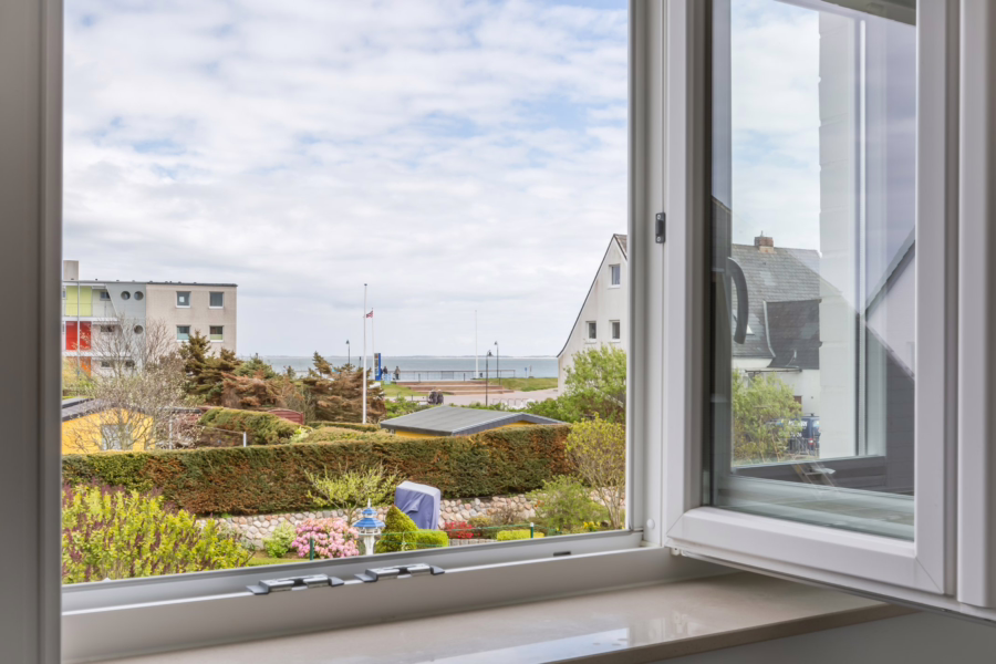 Bild - Geschmackvolle Haushälfte mit Blick auf den Leuchtturm im Herzen von Hörnum (Dauerwohnraum)