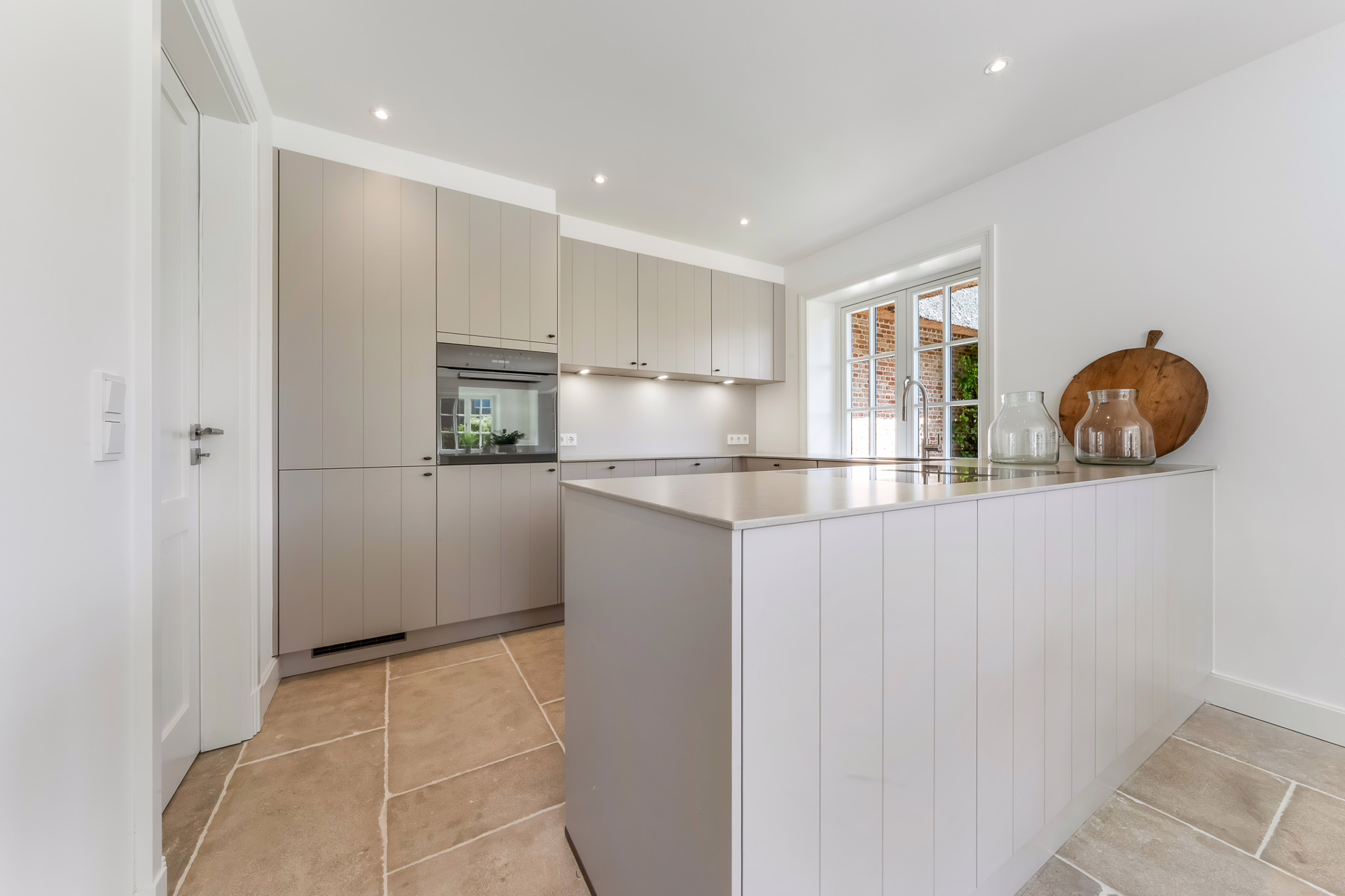Bild - Neubau eines tollen Doppelhauses unter Reet mit genehmigter Ferienvermietung und Garage