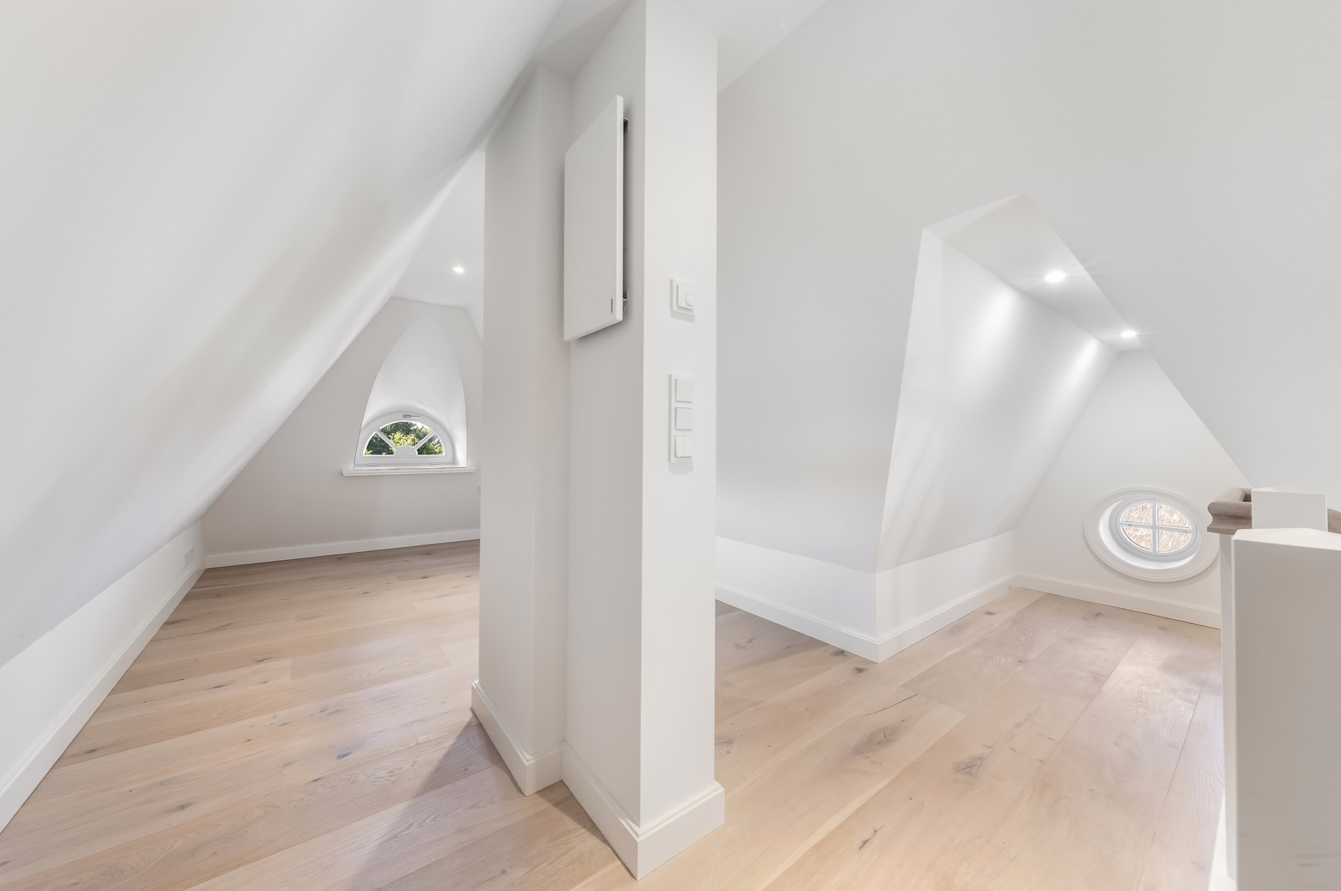 Bild - Neubau eines tollen Doppelhauses unter Reet mit genehmigter Ferienvermietung und Garage