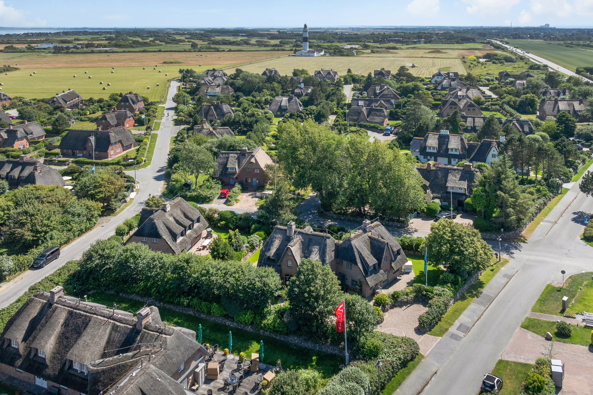 Großzügige Haushälfte unter Reet mit Einzelhauscharakter in Kampen - Bild (37925)