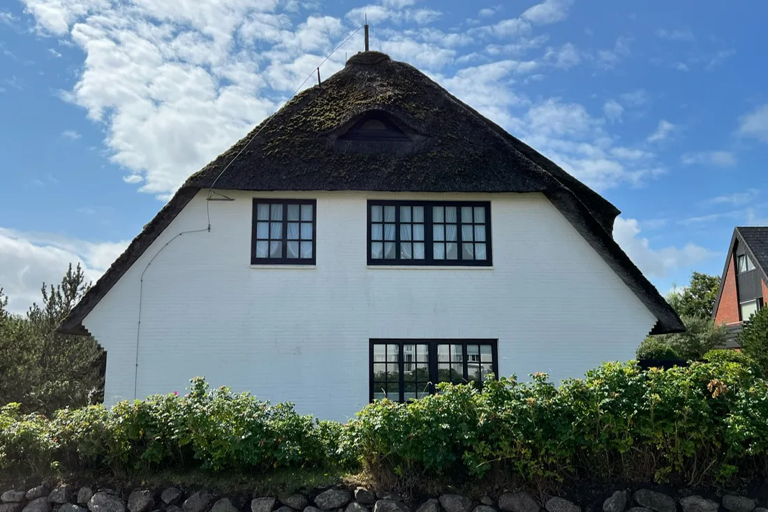 Bild - Reetgedeckte Eigentumswohnung am Wenningstedter Dorfteich