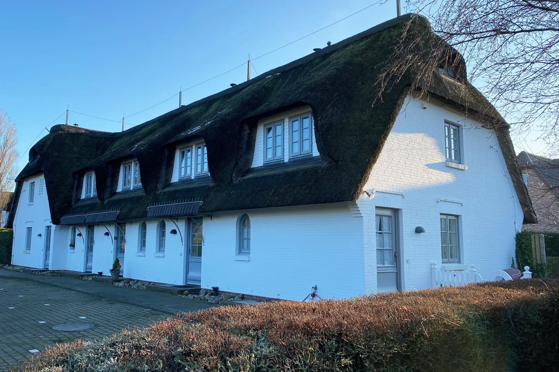 Seitenansicht 2 - Sehr ansprechende, moderne Dachgeschosswohnung unter Reet in Keitum