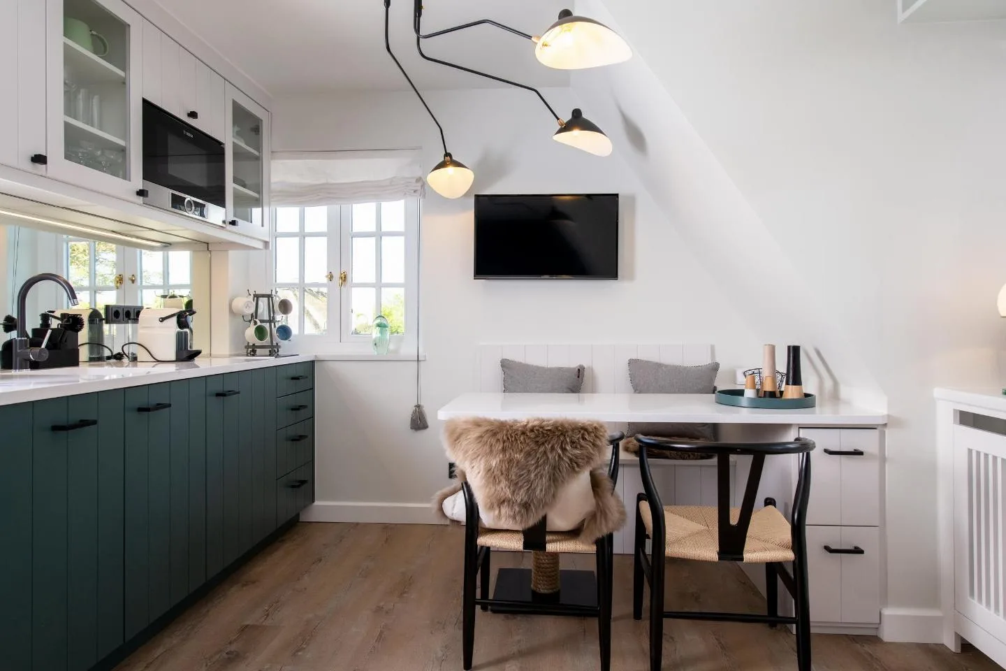 Bild - Sehr ansprechende, moderne Dachgeschosswohnung unter Reet in Keitum