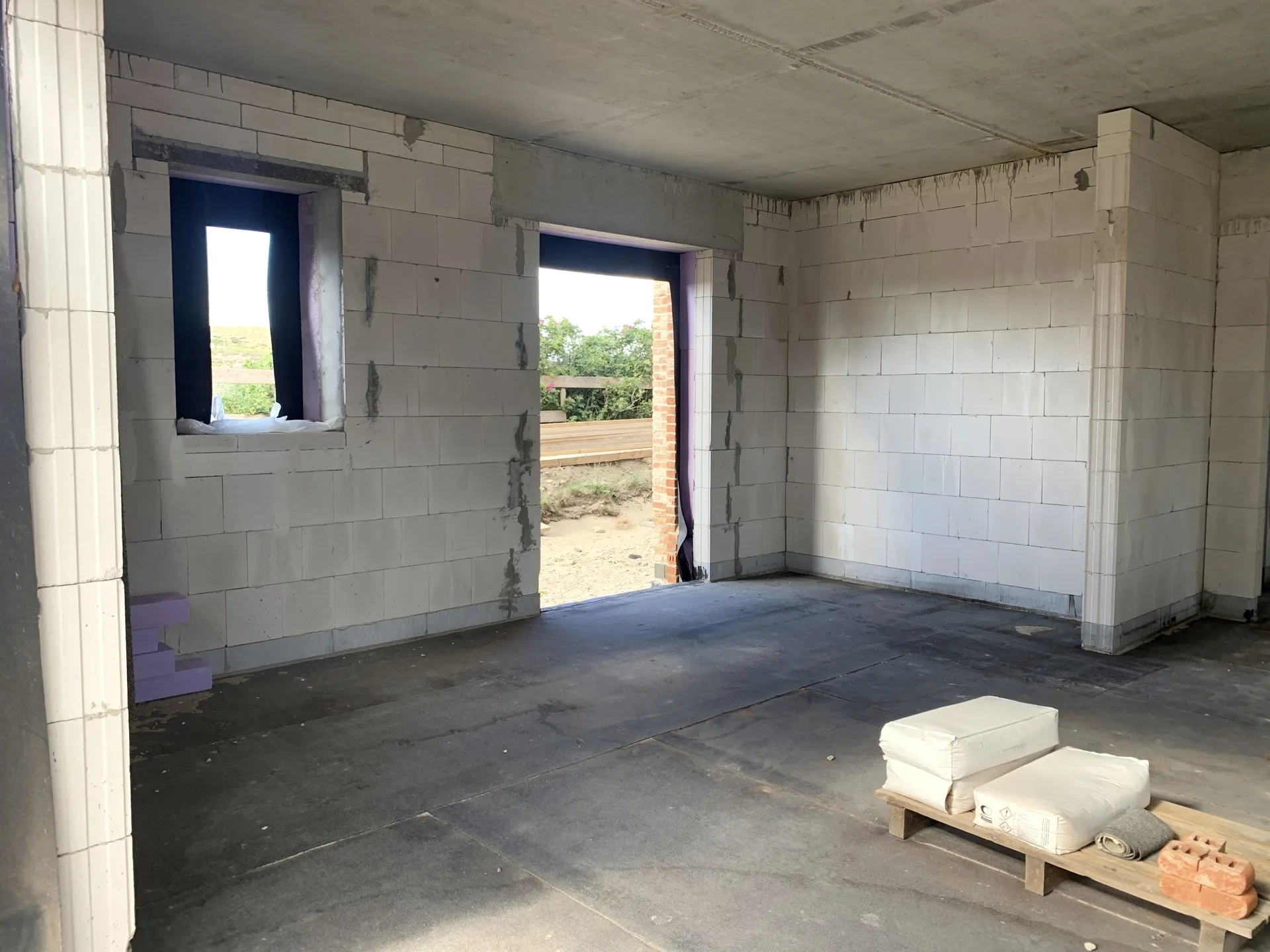 Bild - Neubau eines Strandhauses unter Reet in wattnaher Lage von List