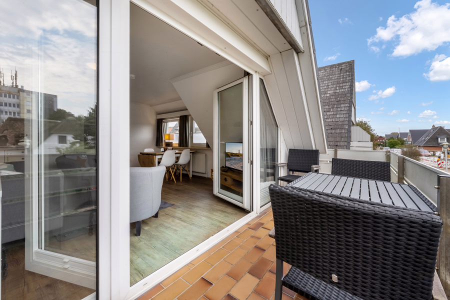 Bild - Doppelhaushälfte mit zwei Wohnungen in zentraler Lage von Westerland