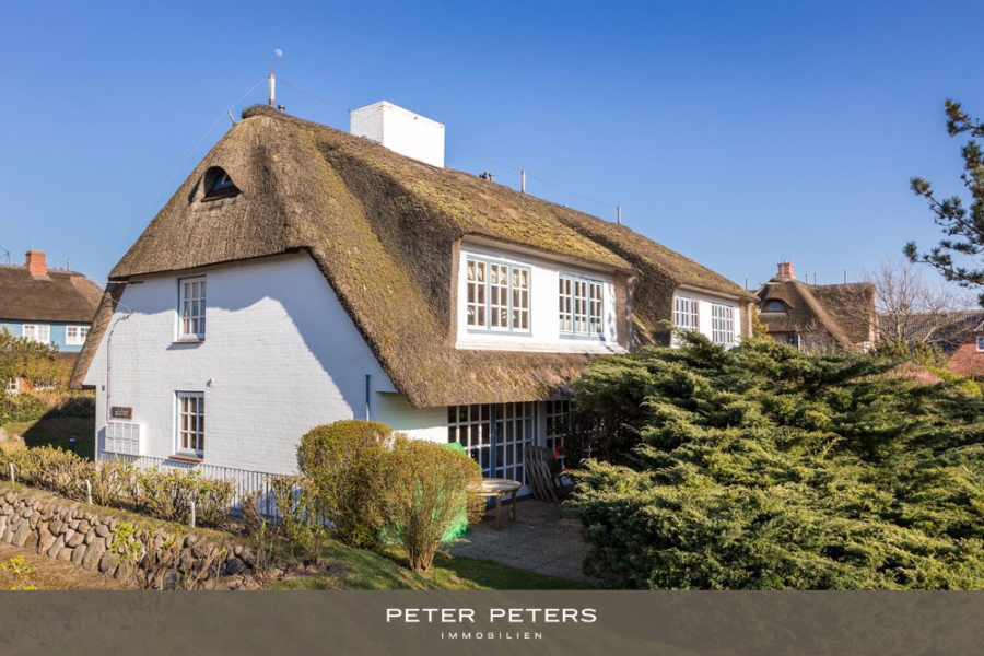 Titelbild - Traumhafte Dachgeschosswohnung unter Reet in wattnaher Lage von Keitum