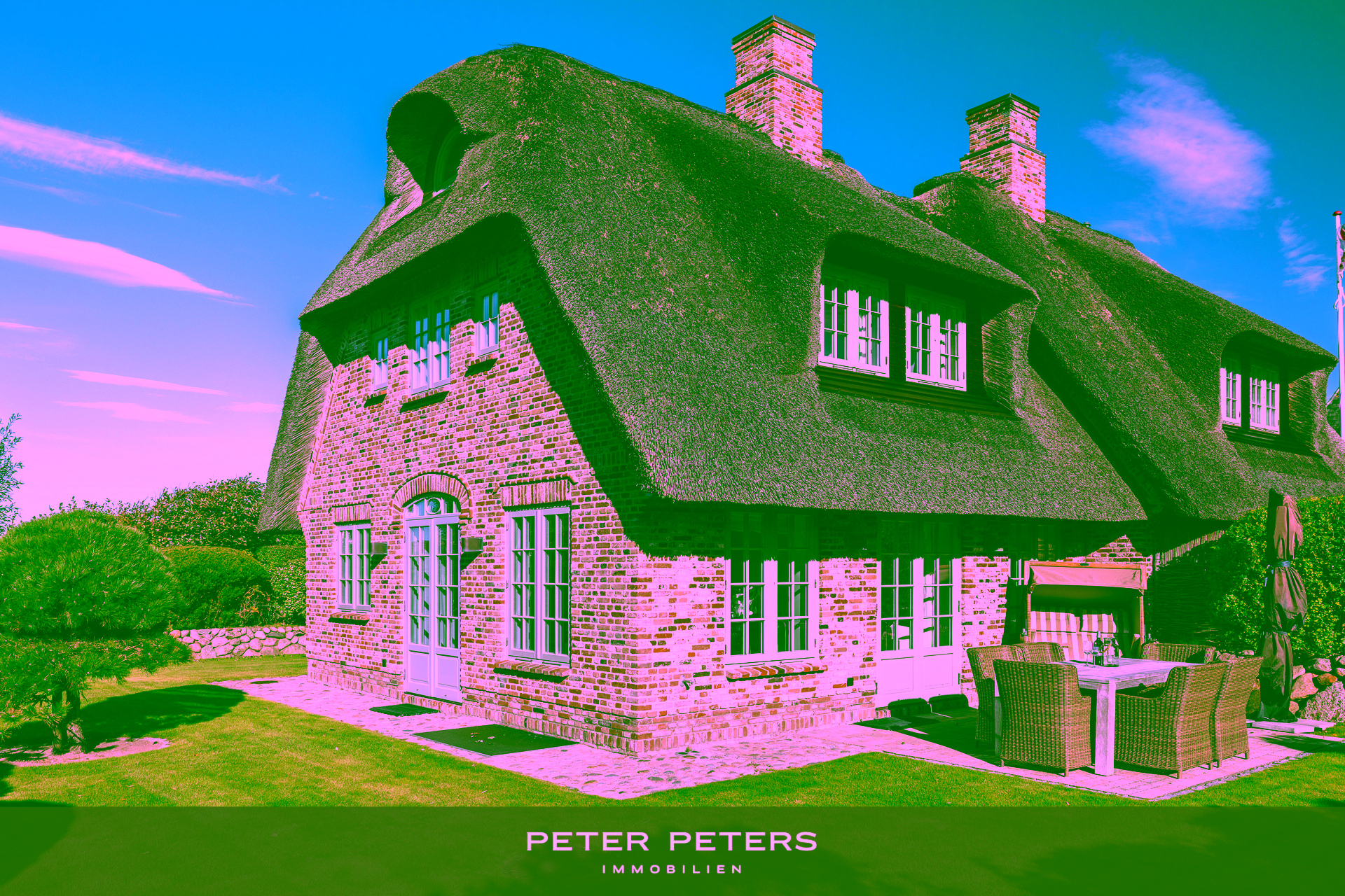 Charmante reetgedeckte Ferienhaushälfte in toller Lage von Wenningstedt - Titelbild (18477)