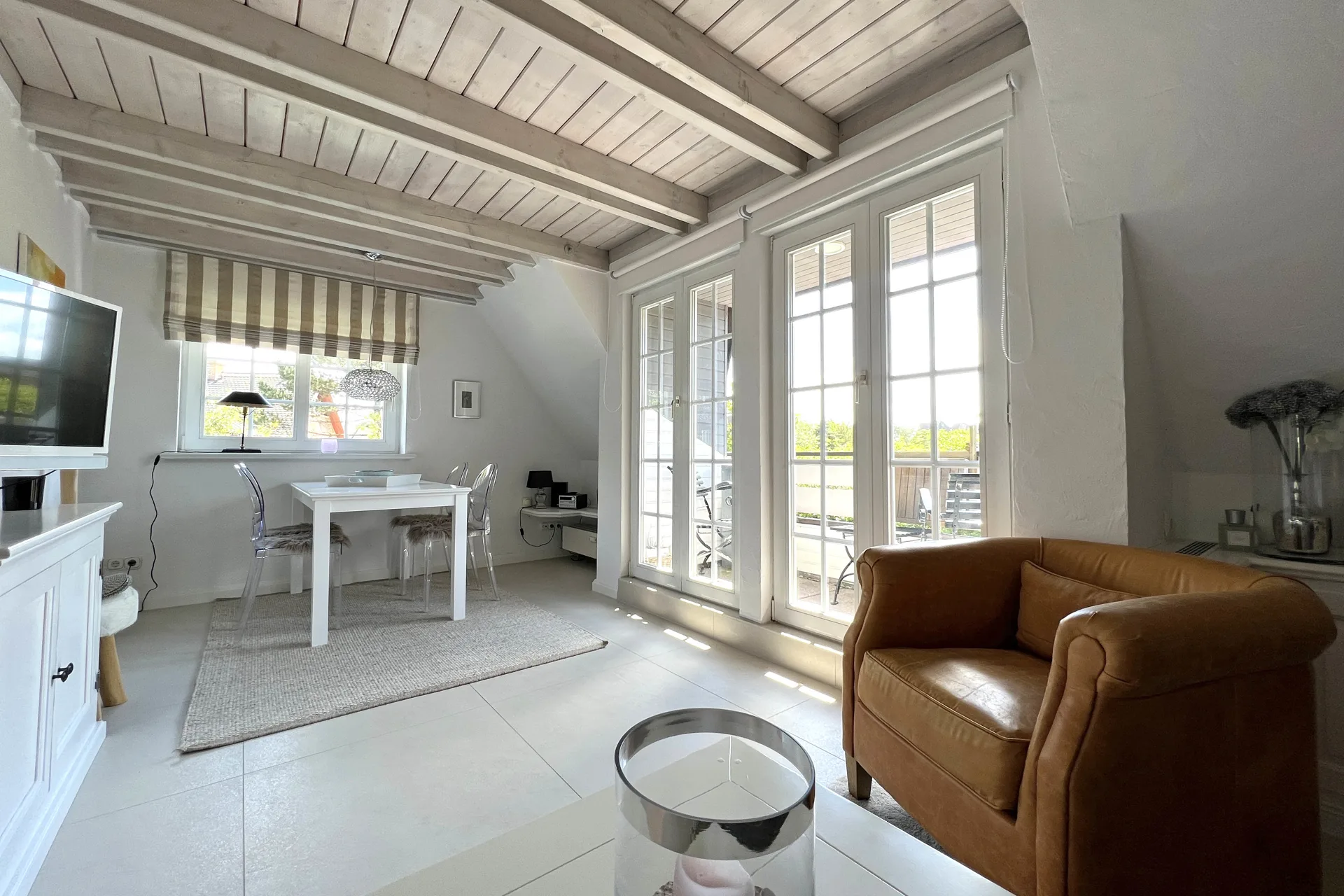 8 - Helle, moderne 3-Zimmer-Wohnung mit Süd-Westloggia in Munkmarsch